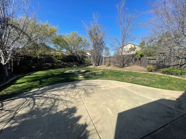 Building Photo - Desirable Folsom Property Near Russell Ranch Elementary School!