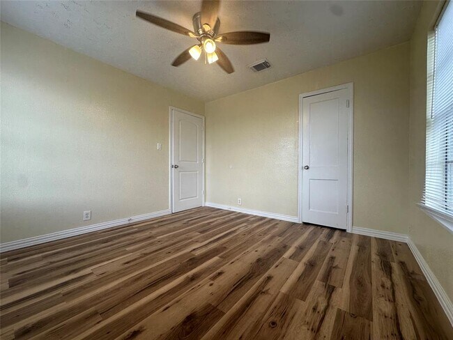 Building Photo - 12922 Ellen Ln