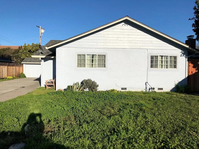 Building Photo - 488 April Way