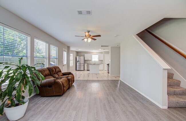 Building Photo - 16126 Coleburn Dr