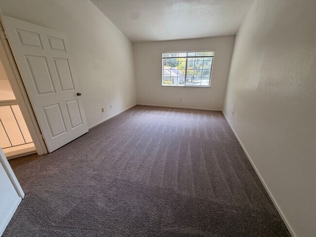 Building Photo - 7379 Stonedale Dr
