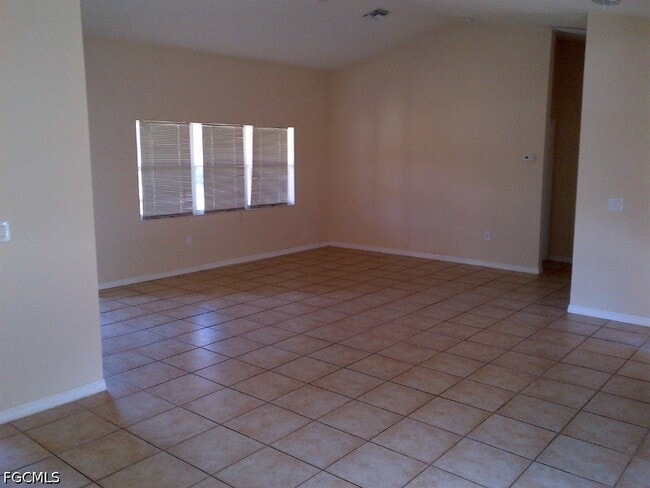 Building Photo - 622 Grant Ave