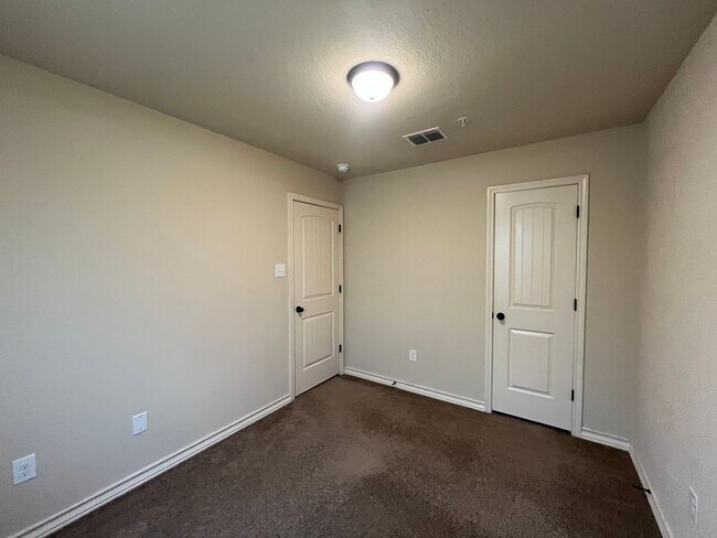 Building Photo - 7109 Micayla Cv