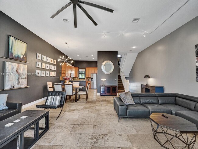 Building Photo - 2356 Wilton Dr