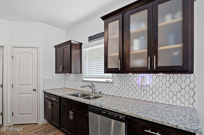 Building Photo - 1061 Summer Rain St