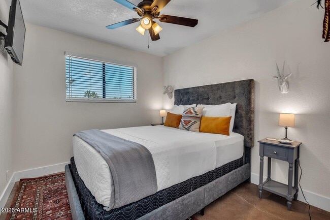 Building Photo - 1207 W 15th St