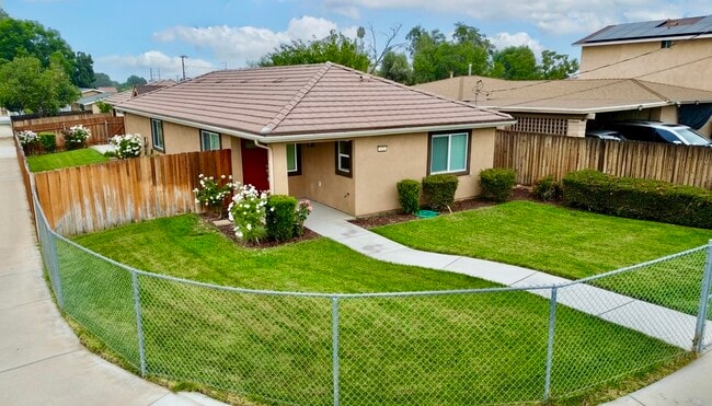 Building Photo - 7695 Freda Ave