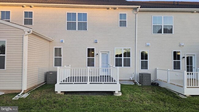 Building Photo - 28 Ironwood Dr