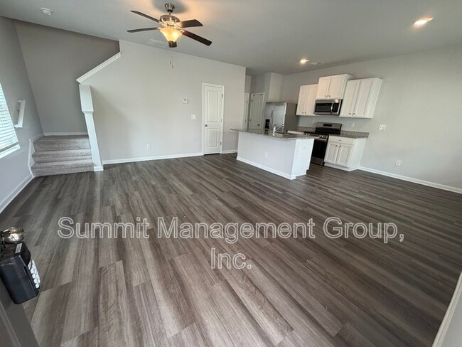 Building Photo - 160 Heard Ln