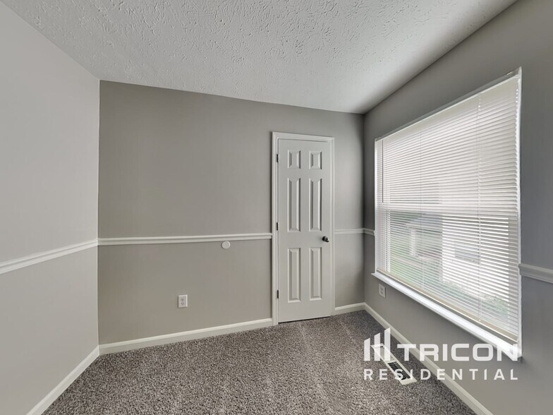 Building Photo - 6820 W Denton Dr
