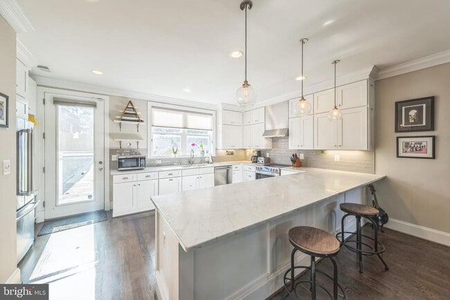 Building Photo - 4213 4th St NW