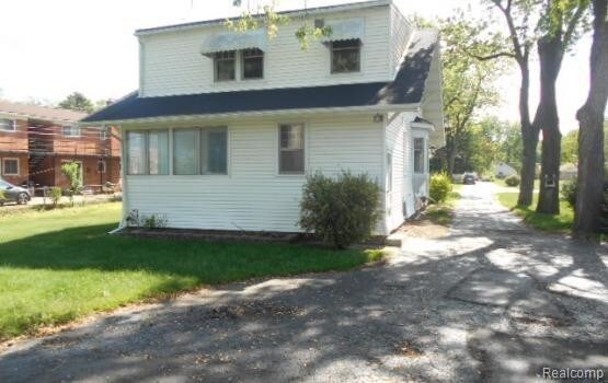 Building Photo - 735 N Main St