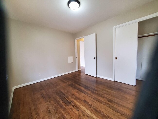 Building Photo - 8129 W Villard Ave