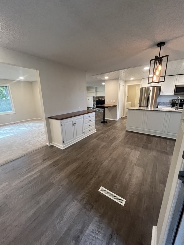 Building Photo - 841 Garden Dr