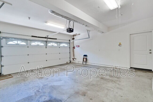 Building Photo - 241 Granada Park Cir