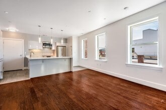 Building Photo - 1252 Wisconsin Ave NW