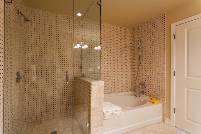 Building Photo - 2990 E 17th Ave