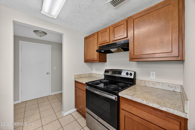 Building Photo - 726 Perryman Ln W