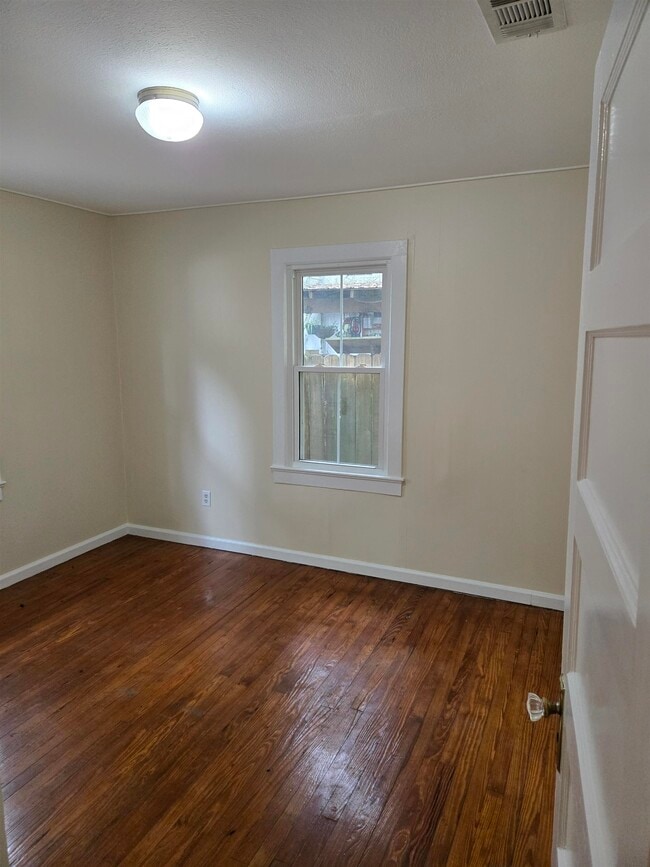 Building Photo - 1314 N Bronough St