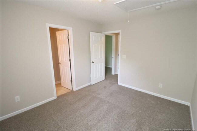 Building Photo - 110 Fanwood Ct