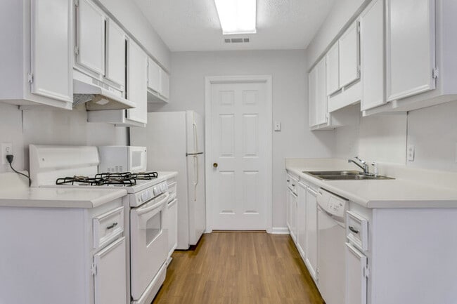Building Photo - 207 Whittington Dr