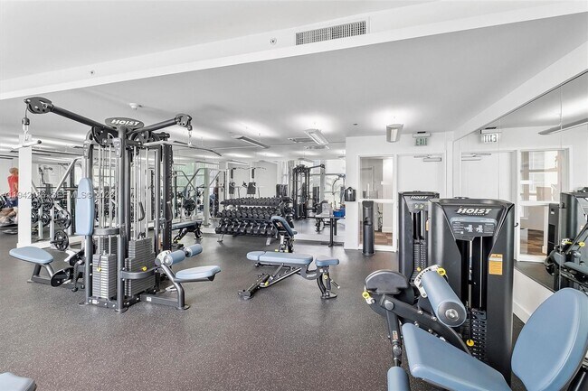 Building Photo - 350 NE 24th St