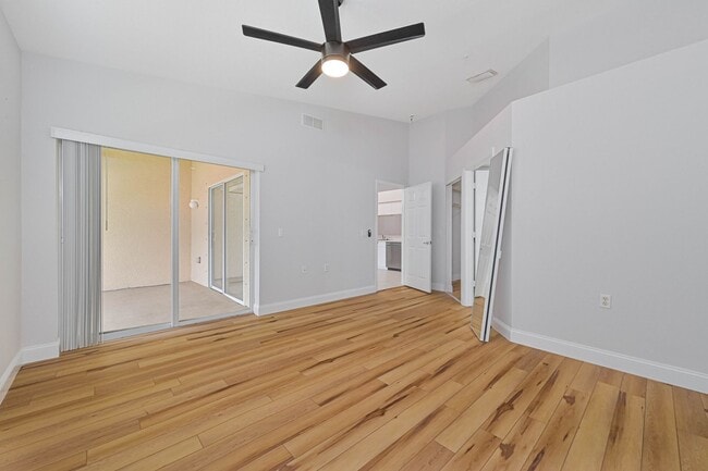 Building Photo - ** 2Bed / 2Bath - Beautiful Condo in Bonit...