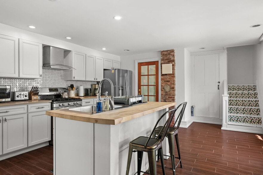 Building Photo - 1104 Crowe Rd