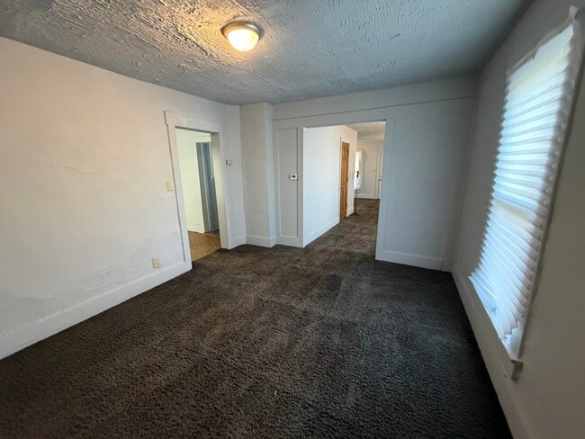 Building Photo - 608 Seminary-W