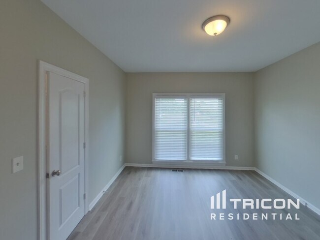 Building Photo - 1818 Brighton Dr
