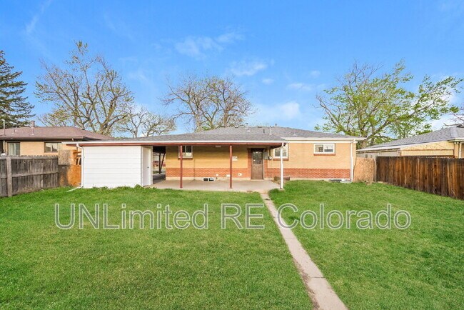 Building Photo - 1350 Troy St