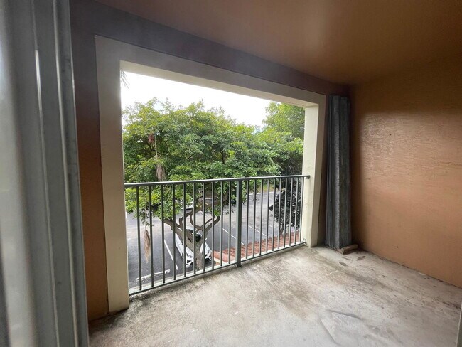Building Photo - 4824 N State Rd 7