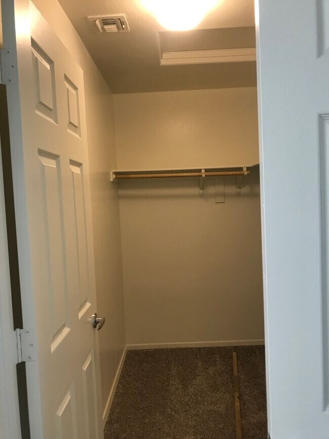 Building Photo - 1 month free rent if rented before New Years Day! Spacious 3br Home in Cortessa $1,899.00