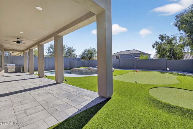 Building Photo - 10587 E Sheena Dr