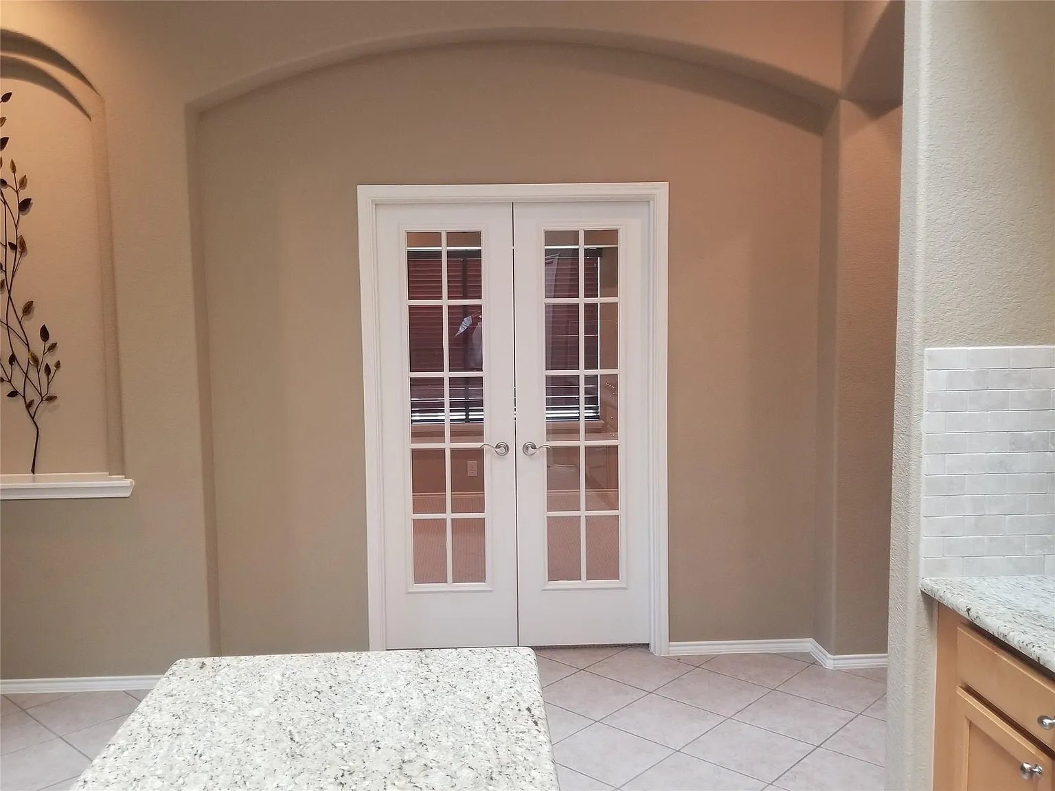Building Photo - 9208 Sterling Gate Dr