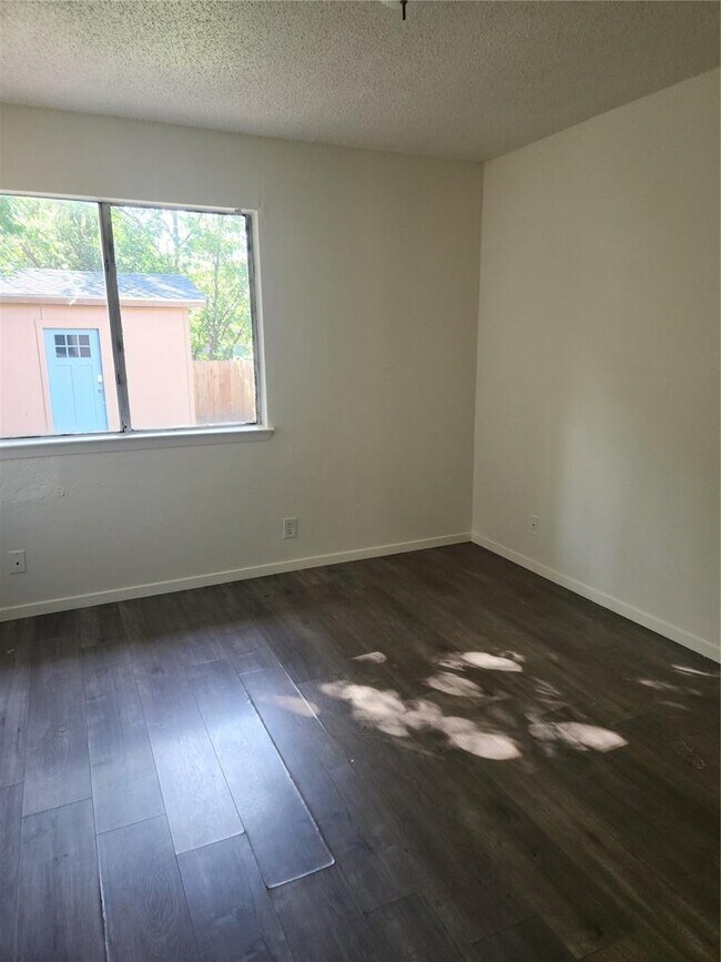 Building Photo - 905 Fieldwood Dr