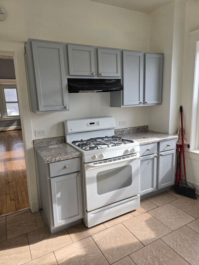 Building Photo - 10758 S Indiana Ave