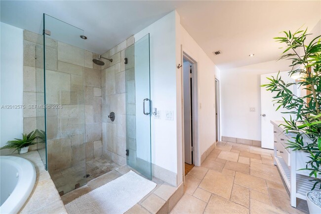 Building Photo - 330 SW 133rd Pl