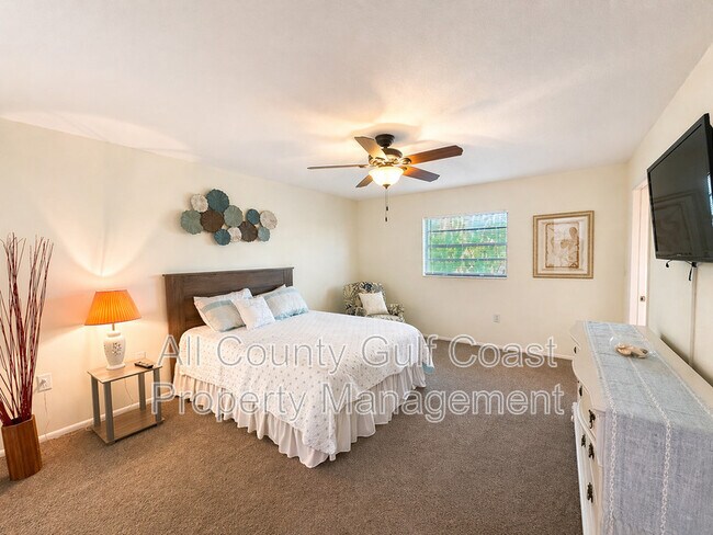 Building Photo - 275 Mission Trail W