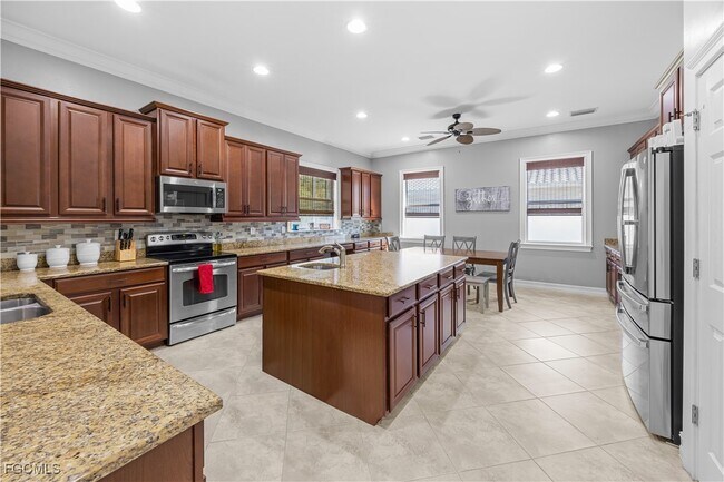 Building Photo - 8250 Sumner Ave