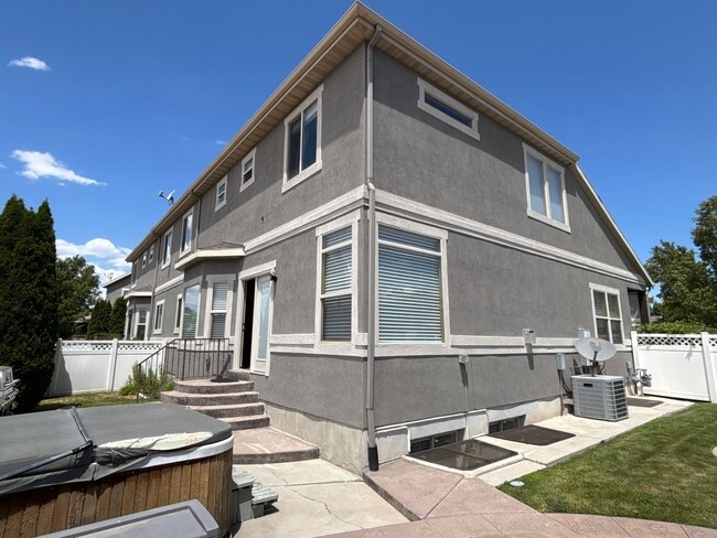Building Photo - Beauty & Space on Premium Corner Lot!