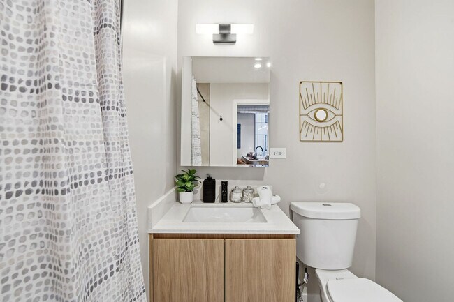 Building Photo - 6044 N Winthrop Ave