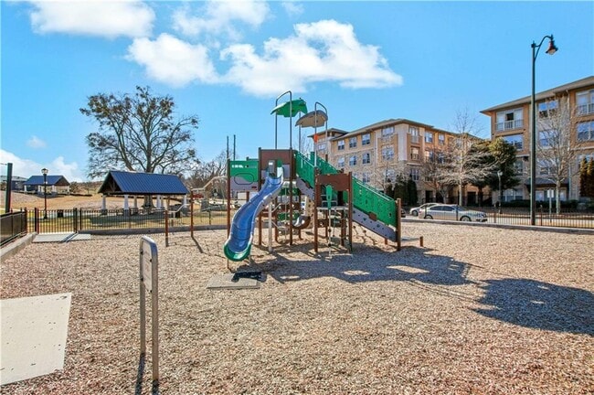 Building Photo - 1954 Sanford Dr