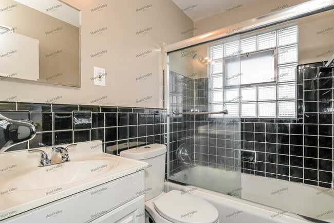 Building Photo - 7020 Rohn Dr