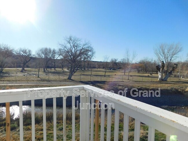 Building Photo - 433 Pendleton St