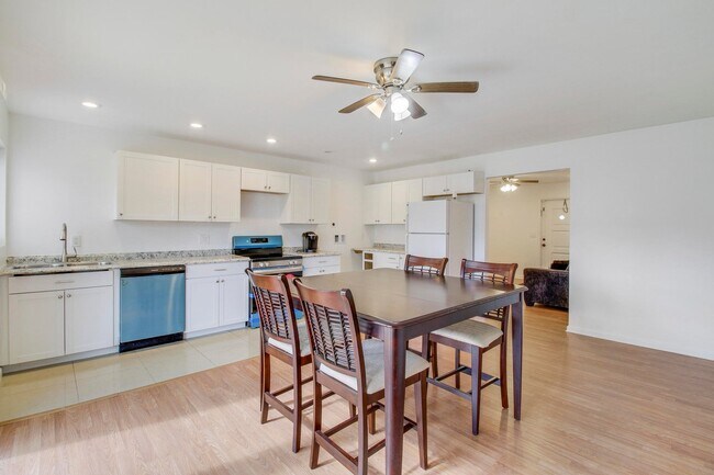 Building Photo - 110 N C St