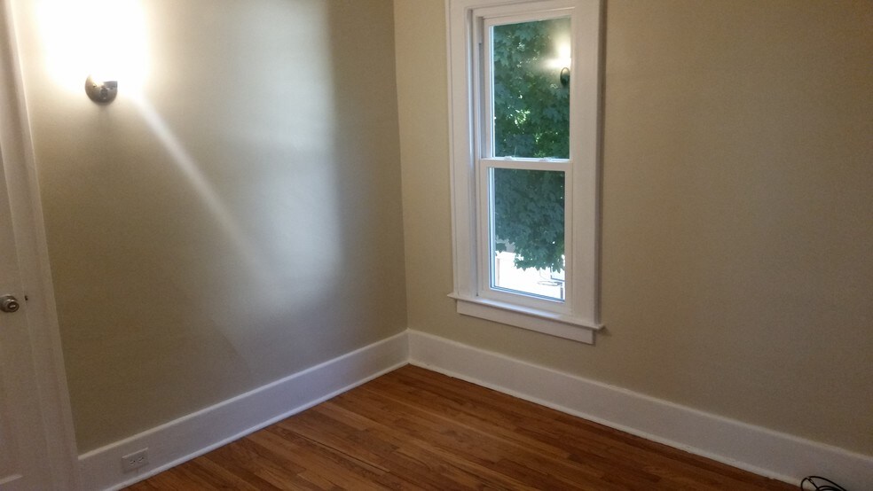 Building Photo - 171 Shotwell Park