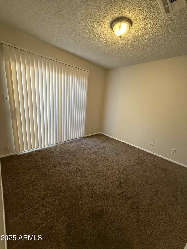 Building Photo - 99 N Cooper Rd