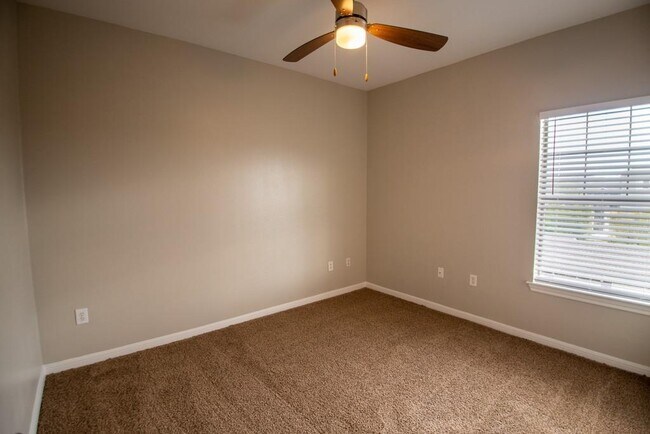 Building Photo - 2320 Gracy Farms Ln