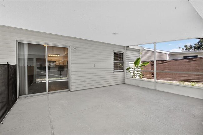 Building Photo - 5058 Canal Cir E